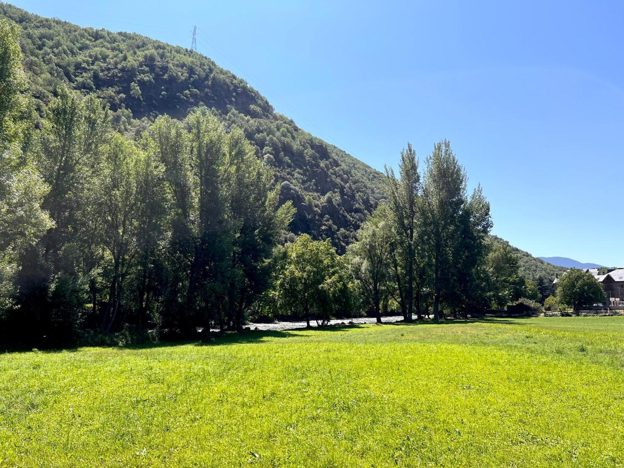 Cal Mestre - L'Amfitriona Rialp Luaran gambar